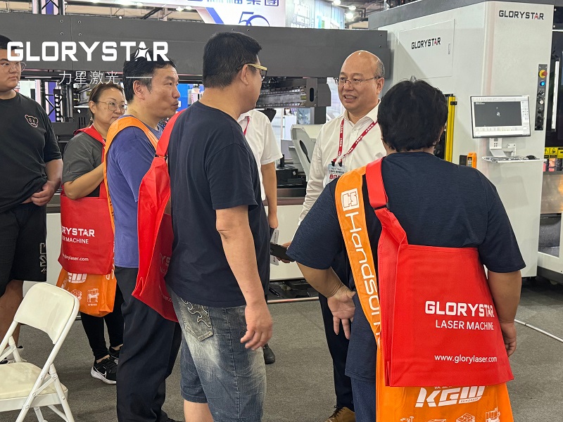 力星激光全國巡展〔臺灣站〕如火如荼!40000瓦超高功率獨(dú)領(lǐng)風(fēng)騷! 力星激光全國巡展〔臺灣站〕如火如荼!40000瓦超高功率獨(dú)領(lǐng)風(fēng)騷!
