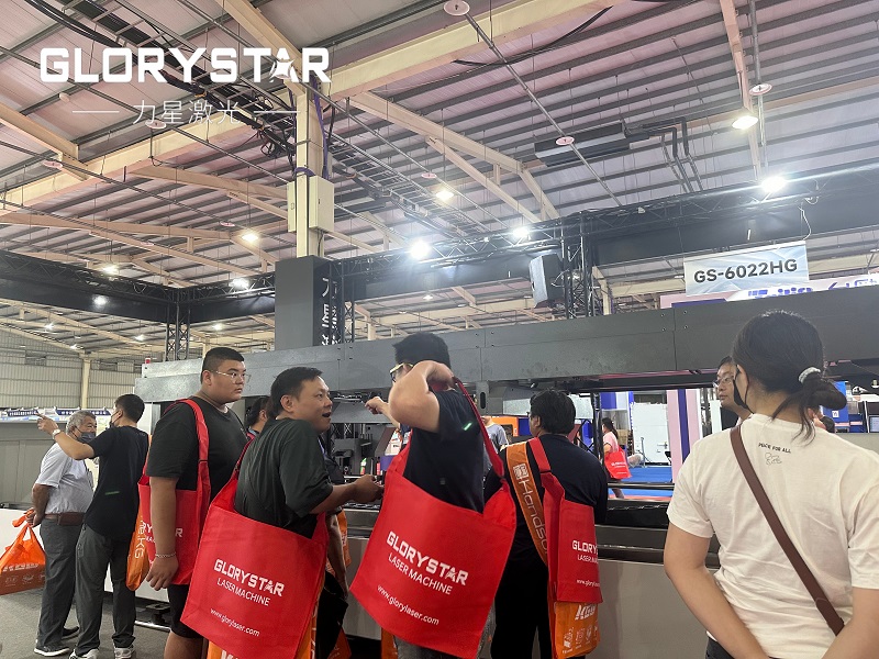 力星激光全國巡展〔臺灣站〕如火如荼!40000瓦超高功率獨(dú)領(lǐng)風(fēng)騷! 力星激光全國巡展〔臺灣站〕如火如荼!40000瓦超高功率獨(dú)領(lǐng)風(fēng)騷!