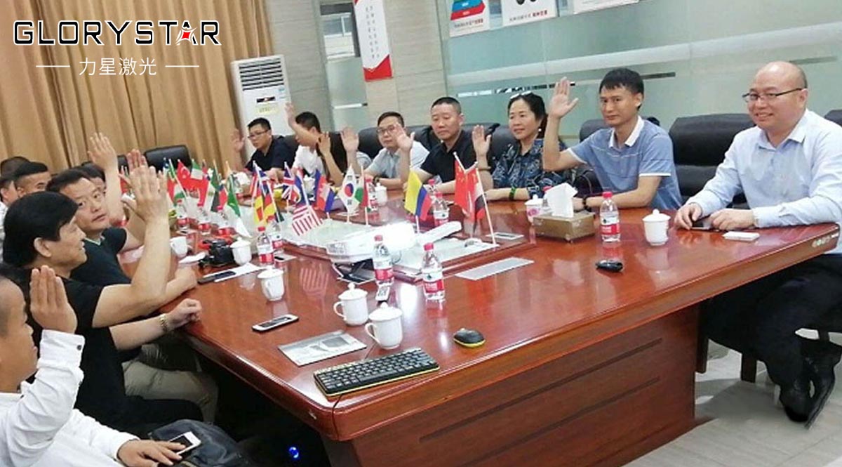 東莞市南陽(yáng)商會(huì)理事會(huì)成員走訪名譽(yù)會(huì)長(zhǎng)企業(yè)力星激光