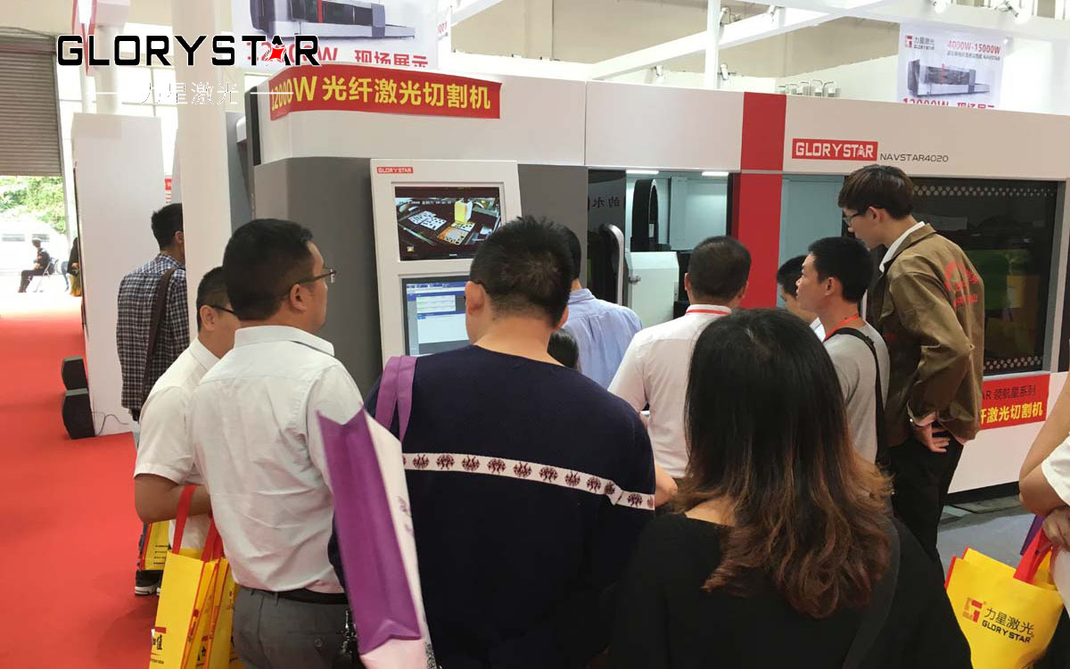 高功率光纖激光切割機(jī)亮相深圳國(guó)際金屬成型機(jī)床展