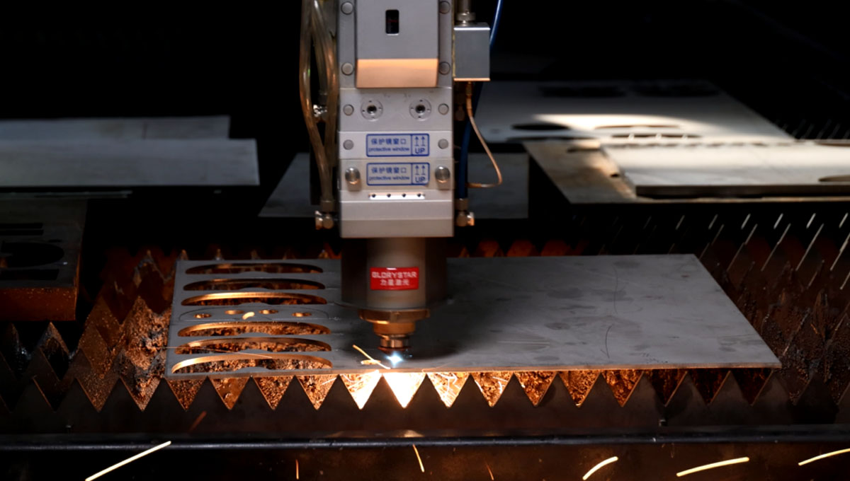 激光切割拐角出現(xiàn)毛刺怎么辦？2個(gè)方法就搞定